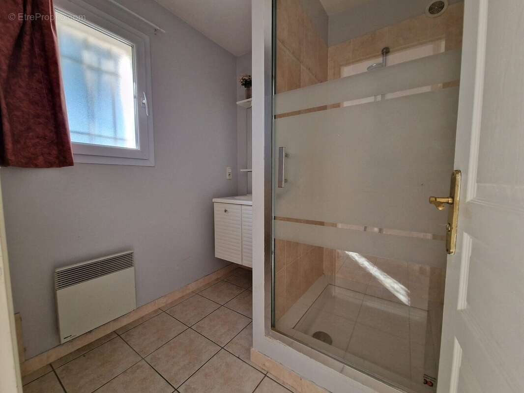 Appartement à SAINT-MARTIN-DE-LA-BRASQUE