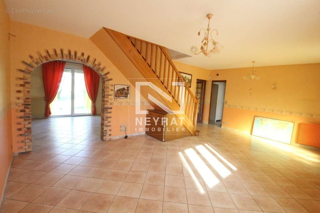 Maison à PIERRE-DE-BRESSE