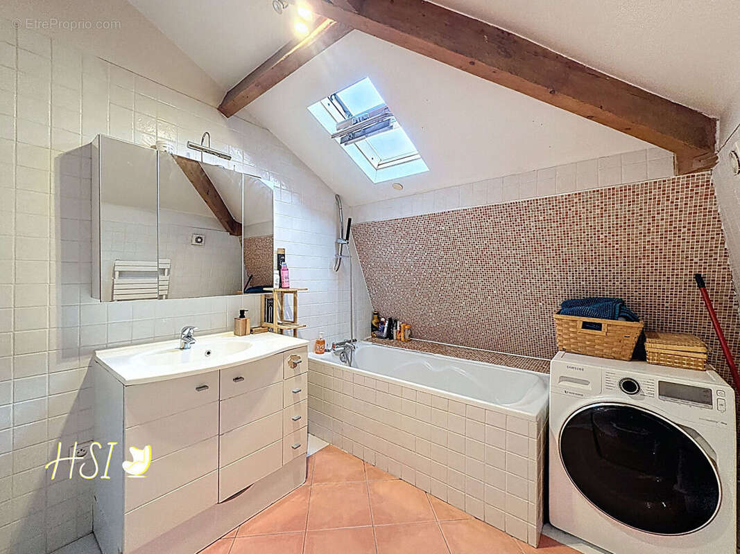 Appartement à LA GARENNE-COLOMBES