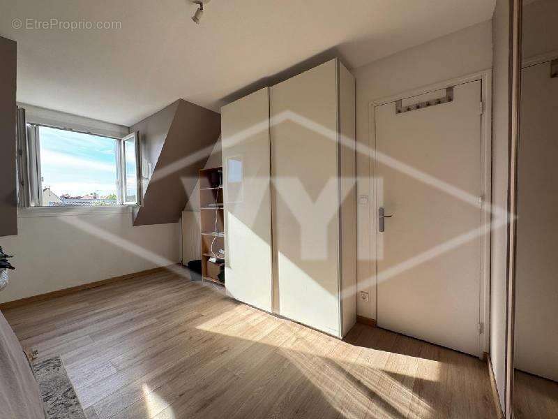 Maison à COMBS-LA-VILLE