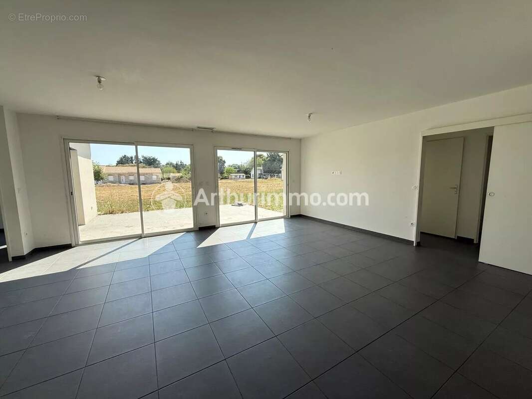 Rare maison de plain-pied PMR avec 3 chambres, suite parentale adaptée et DPE A - photo 6