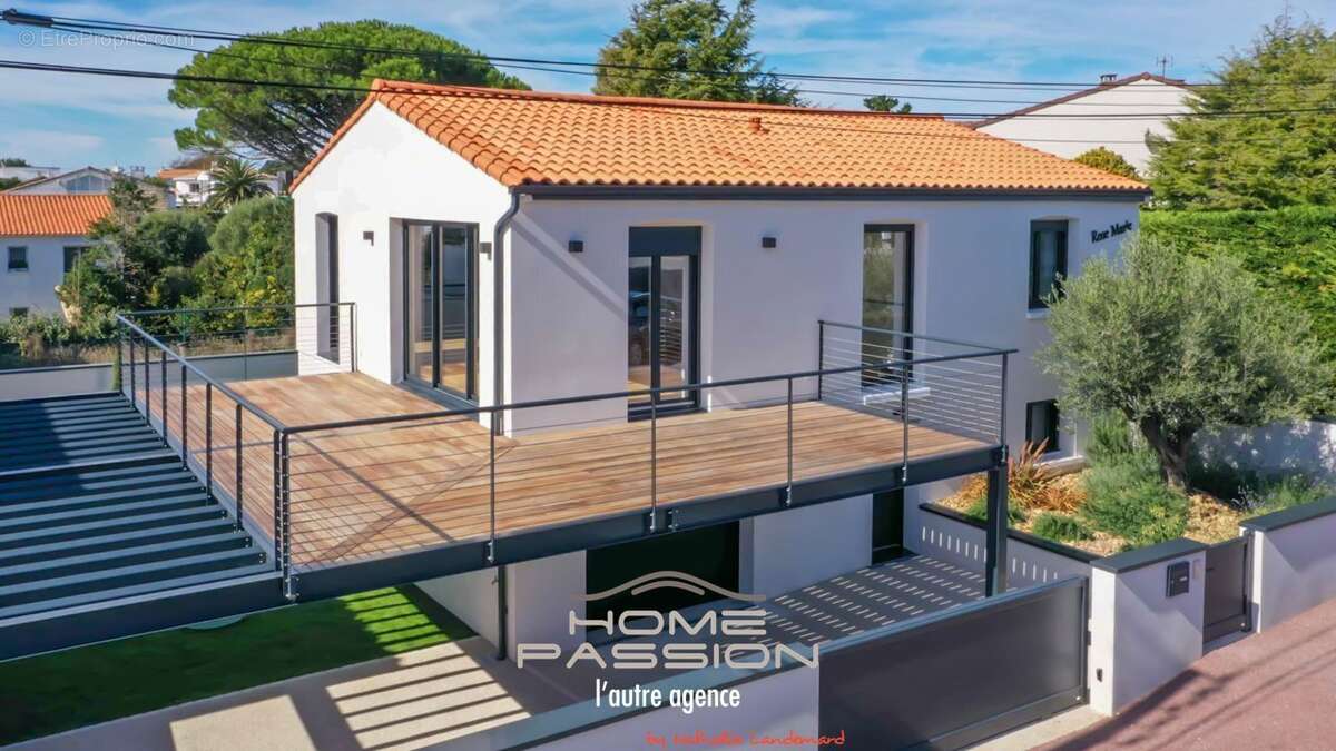 Maison à VAUX-SUR-MER