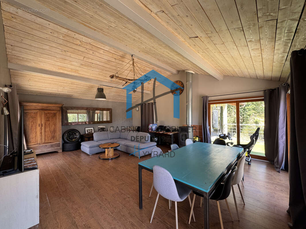 Maison familiale de 192 m2 au sol (155 m2 habitables) avec terrain de 1499 m2 - photo 5