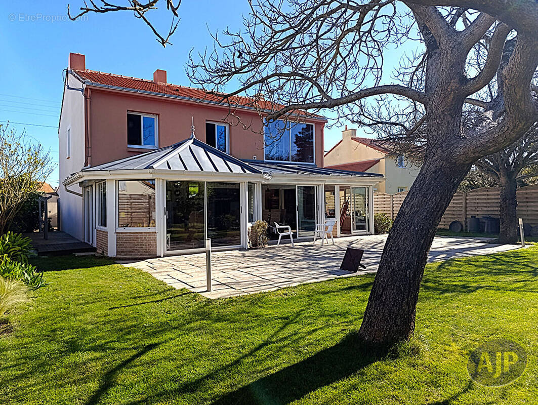Maison à SAINT-SEBASTIEN-SUR-LOIRE