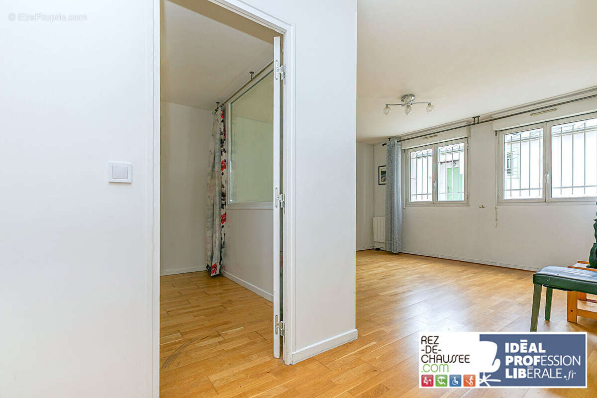 Bureaux a amenager en rez-de-chaussee 2-3 pieces - vieux puteaux - photo 7