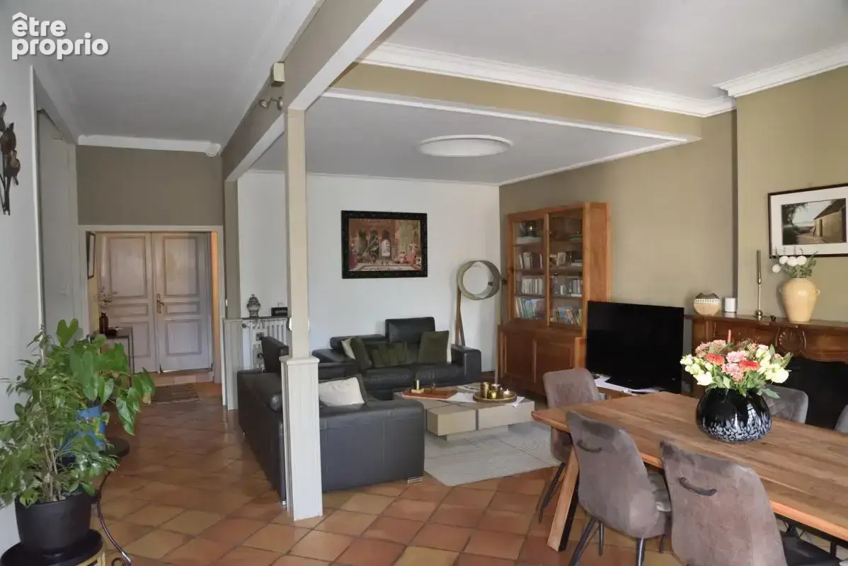 Maison de caractère avec beau jardin arboré avec possibilité local professionnel - photo 3