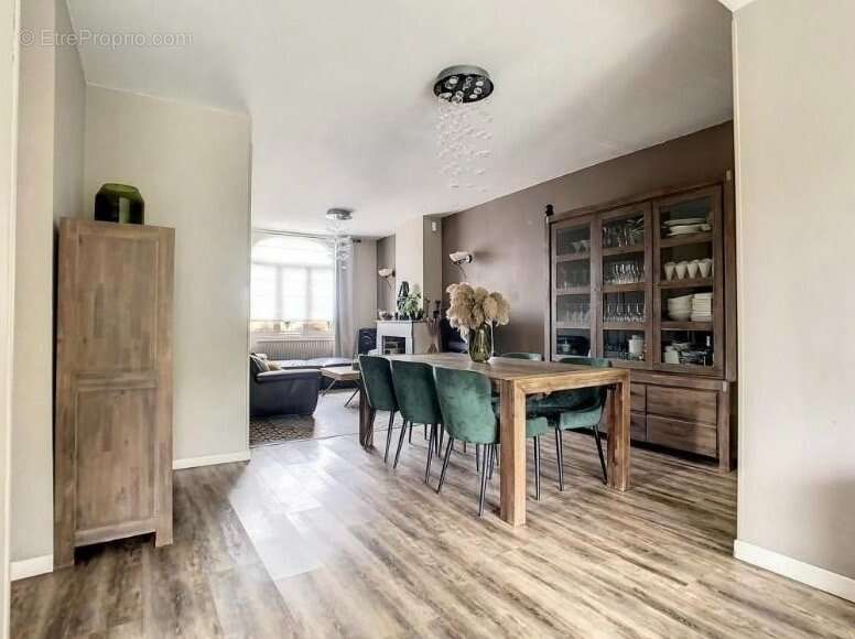 Maison à LA CHAPELLE-D&#039;ARMENTIERES