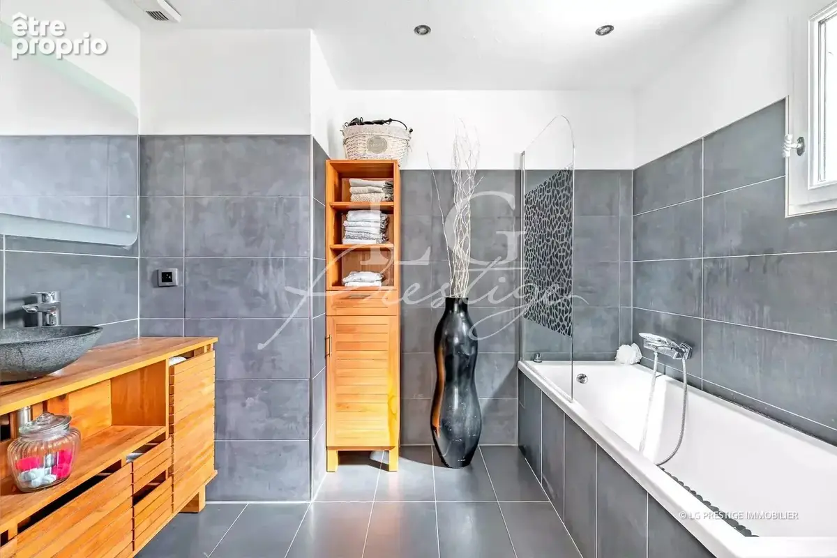 Callian – Villa plain-pied 4 chambres avec piscine, au calme - photo 9