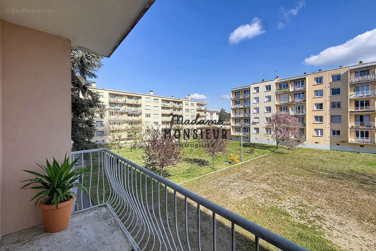 Appartement à BOURGOIN-JALLIEU