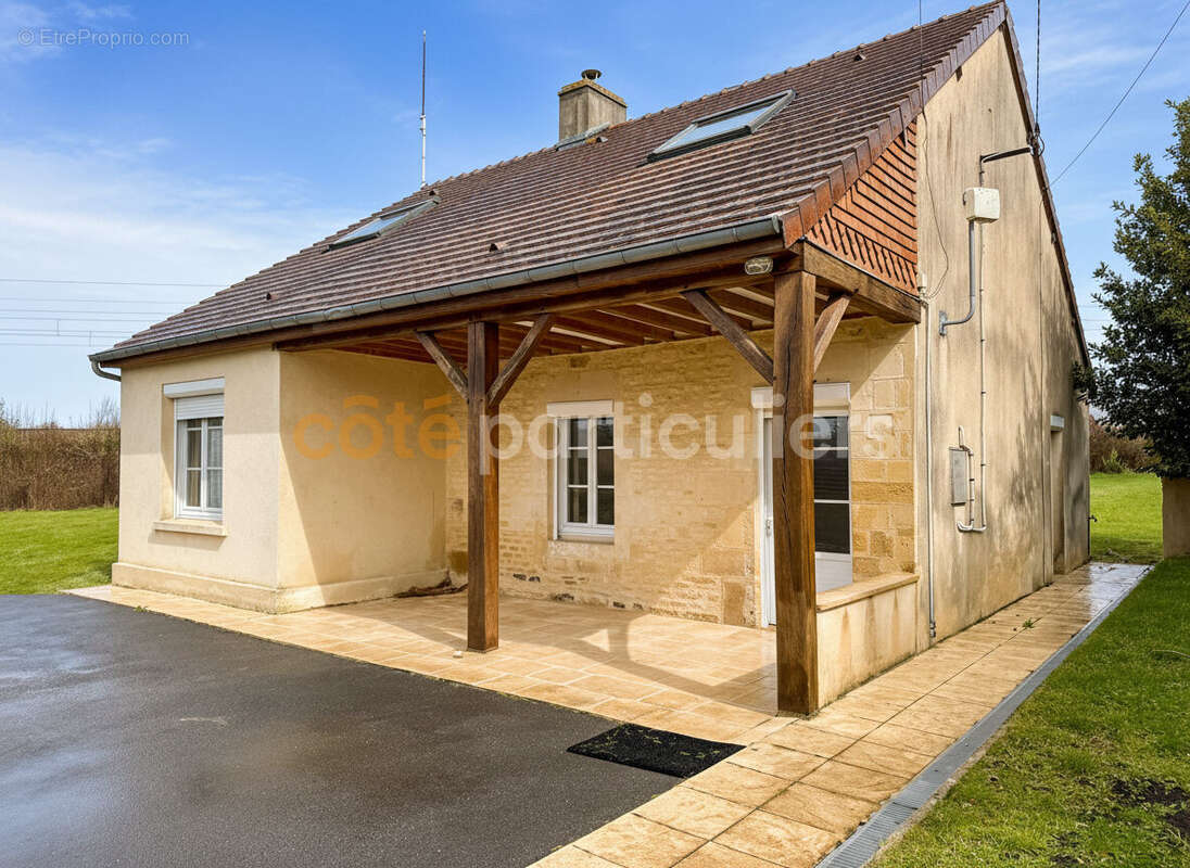 Maison à BRETTEVILLE-L'ORGUEILLEUSE