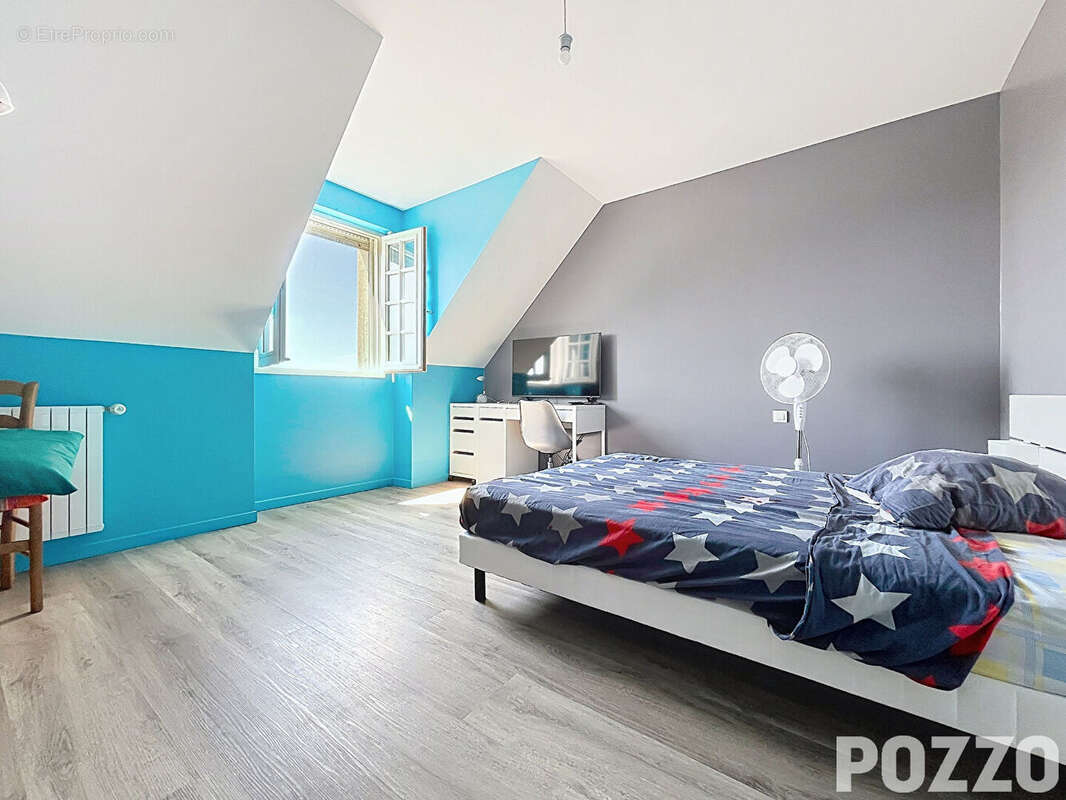 Maison Bréhal (50290) 8 pièce(s) 181 m2 terrain 1050 m² - photo 8