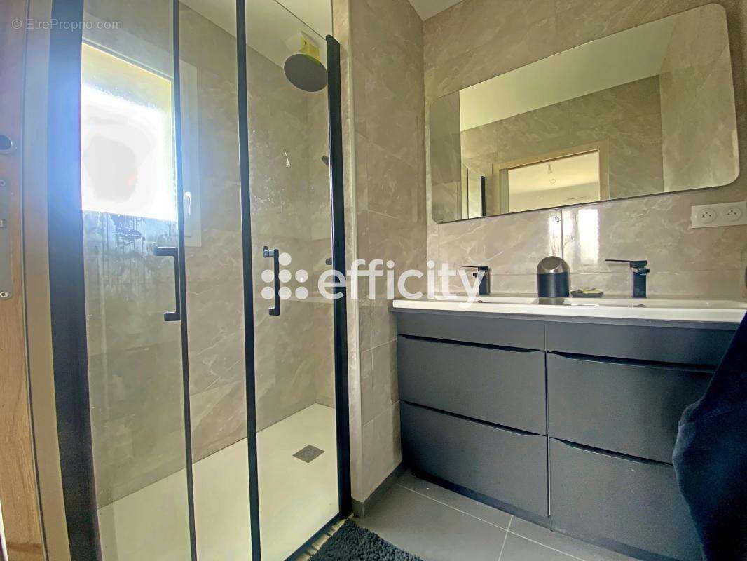 Maison 105 m² à Savigne-Sur-Lathan  - photo 3