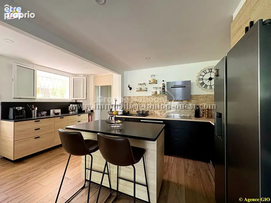 Toulon ouest - villa t6 de 115 m² - terrain de 315 m² - garage - photo 2