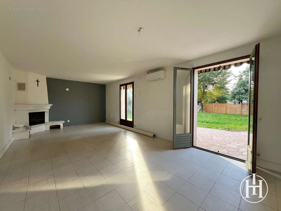 Maison à SAINT-AMAND-MONTROND