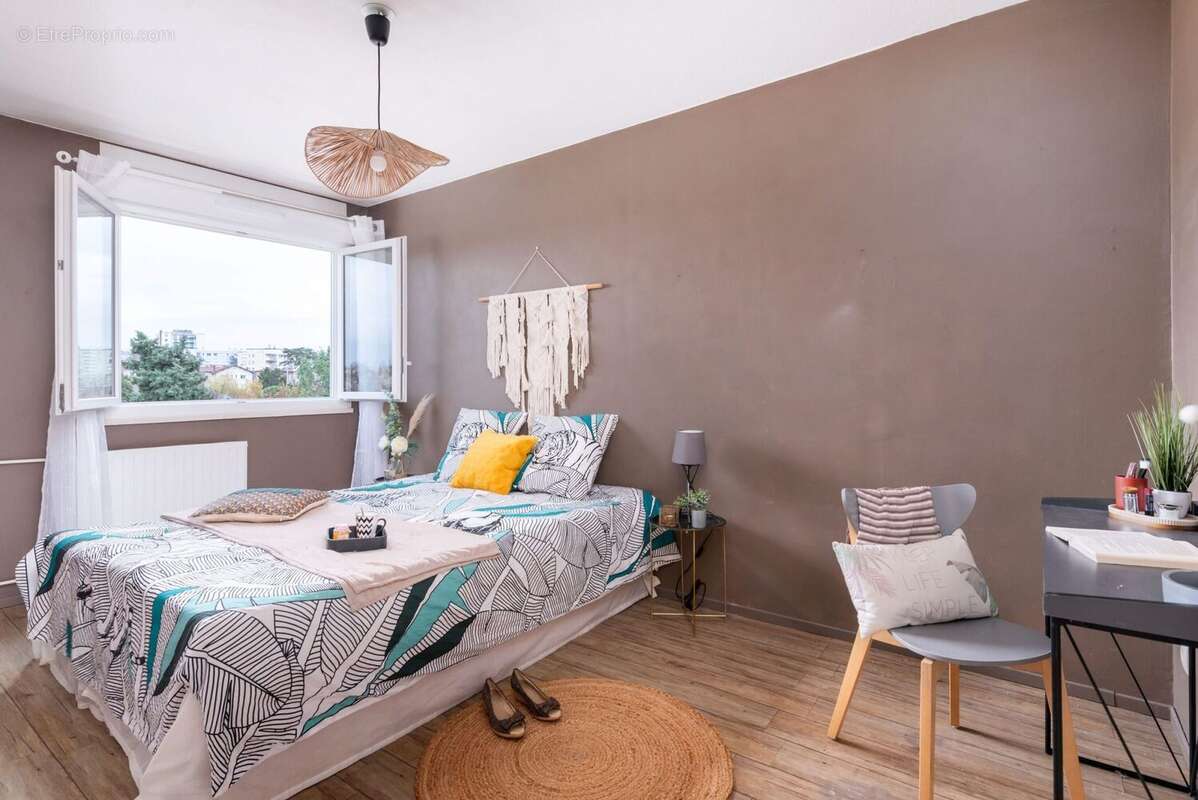 Appartement à DECINES-CHARPIEU