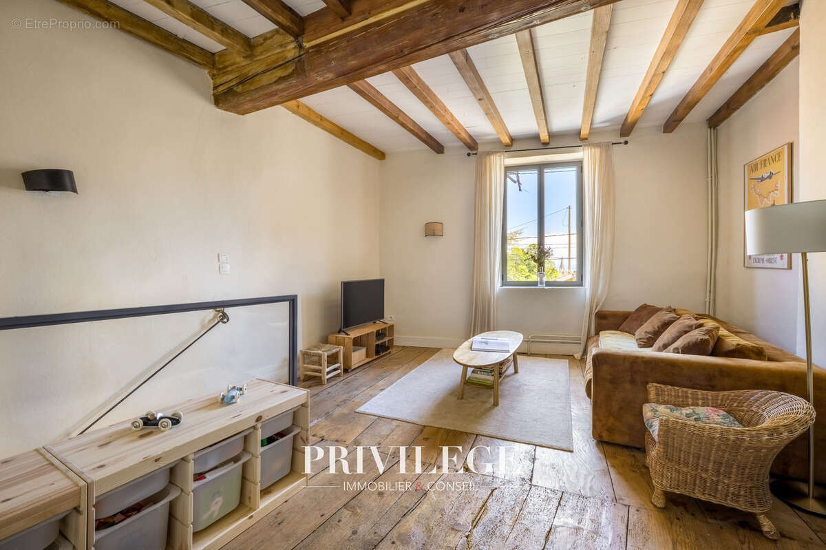 Maison à SAINT-CYR-AU-MONT-D'OR