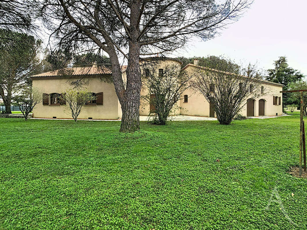 Villa T5 avec parc arboré de 1692m² , double garage- PINS JUSTARET - photo 16