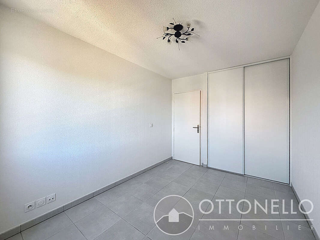 Appartement à ROQUEBRUNE-SUR-ARGENS