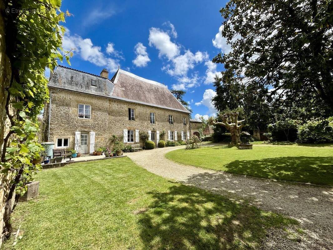 Maison à PRESSAC