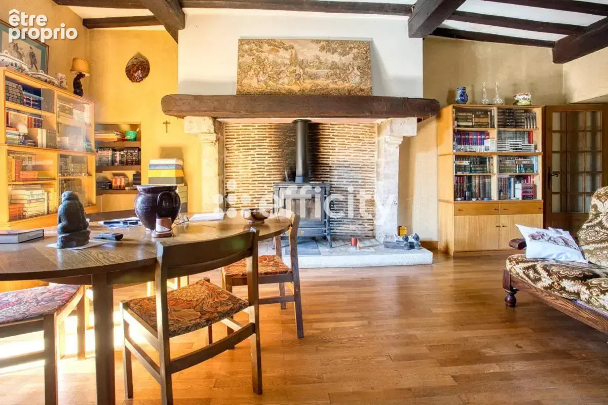Maison 6 pièces 210 m² à vendre à Bassillac (24330) - photo 2