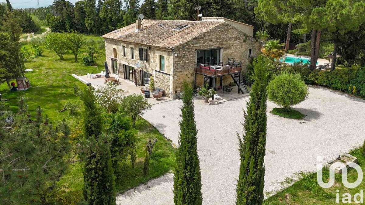 Maison 500 m² à Rognonas  - photo 3
