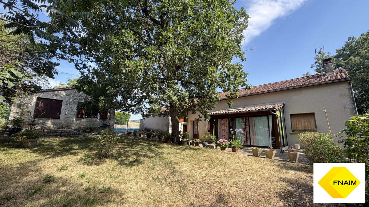 Maison 91 m² à Saint-Robert  - photo 5