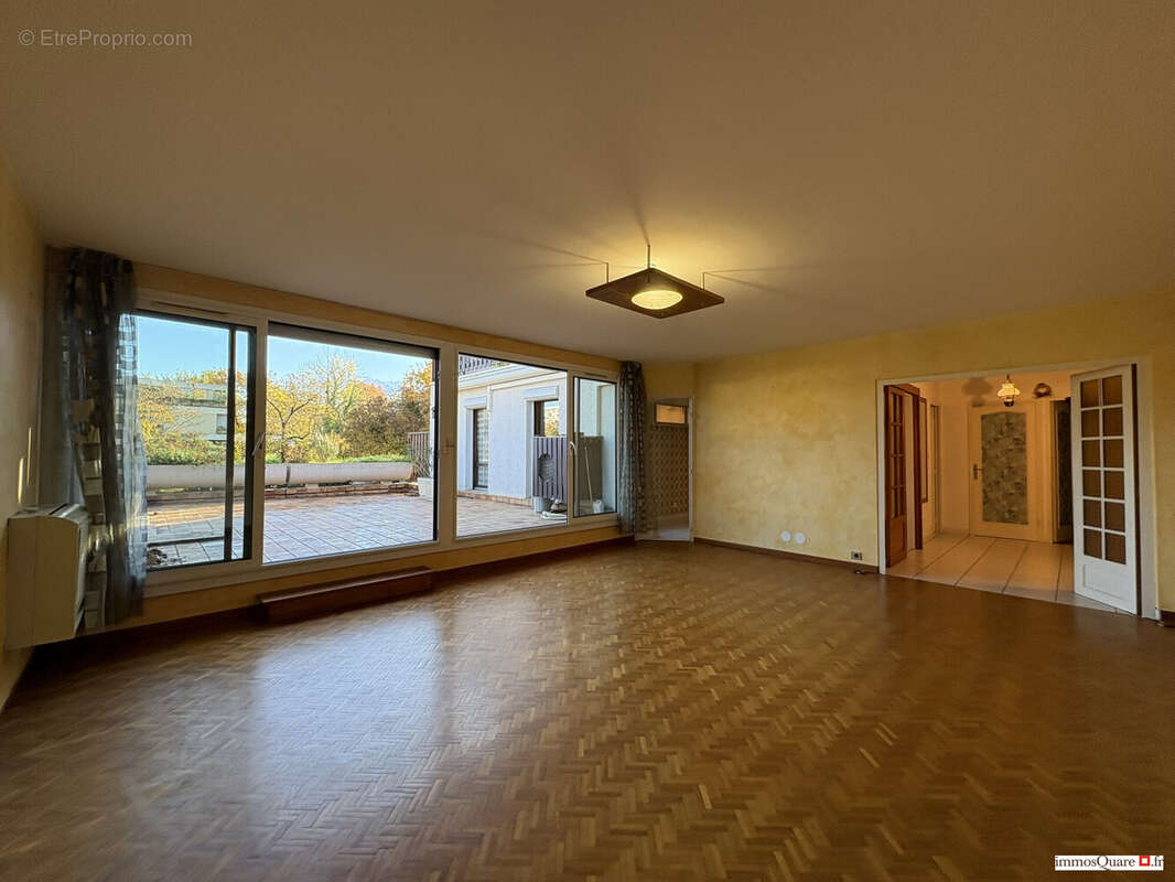 Appartement à MEYLAN