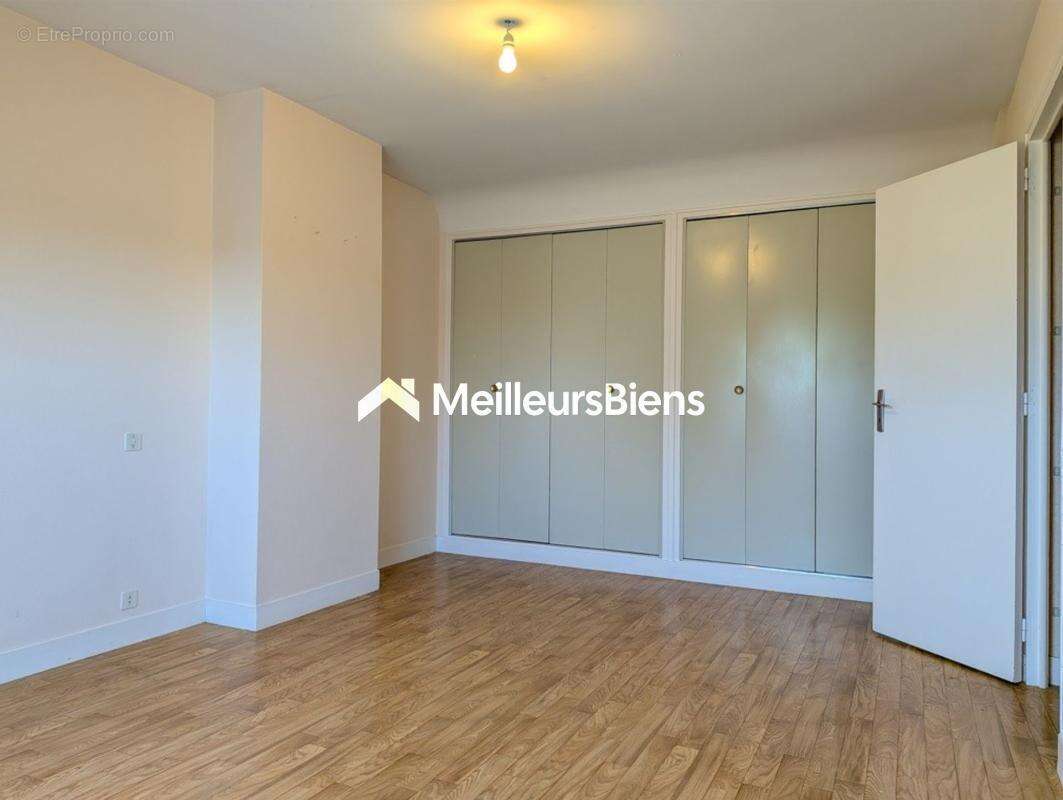 Maison Familiale centre ville de Guer 107 m² hab sur 635m² de terrain clos - Garage - photo 15
