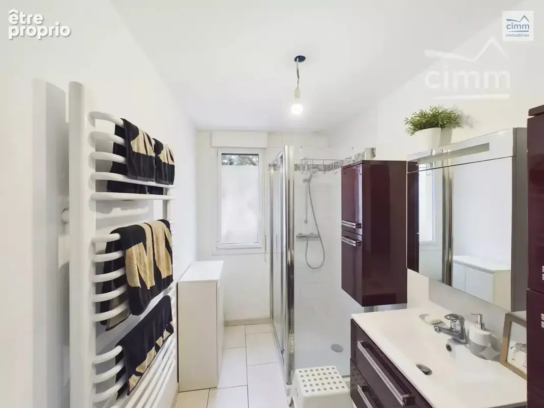 maison de 112 m2 plein centre de Pont Péan - photo 9