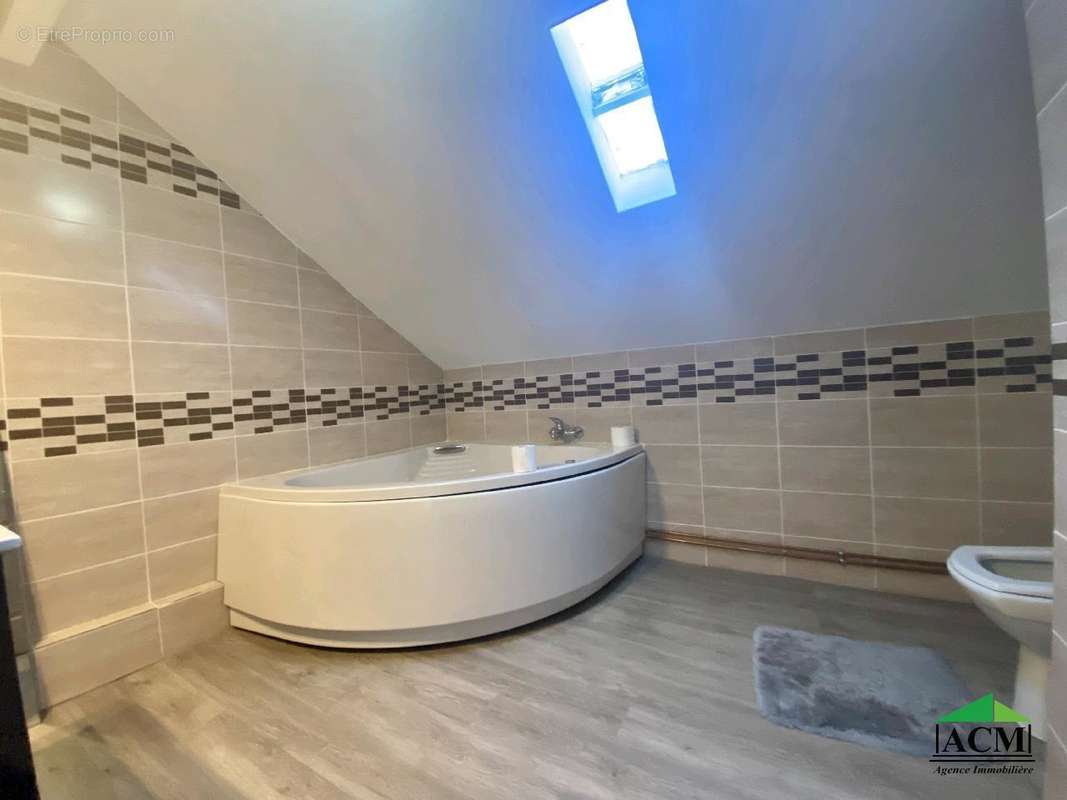 Maison à MERY-SUR-OISE