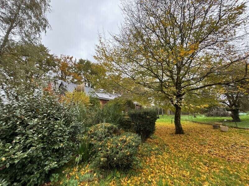 Maison à LA GUERCHE-SUR-L'AUBOIS