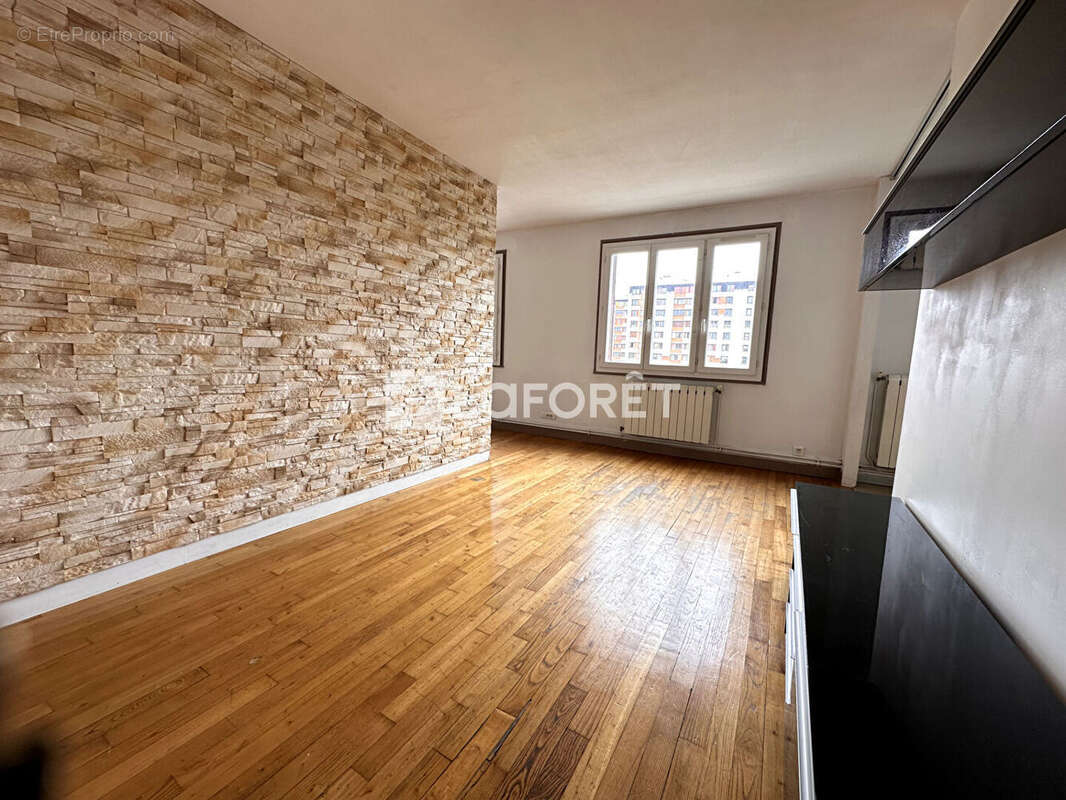 Appartement à NANTERRE