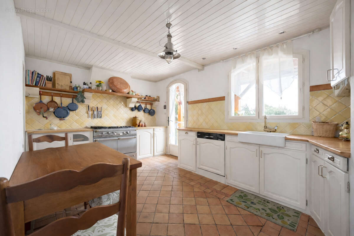 Cuisine corrigee - Maison à YERRES