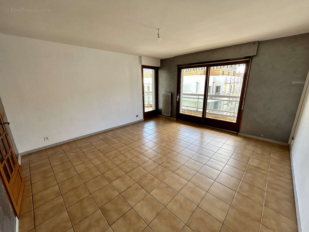 Appartement à VILLE-LA-GRAND