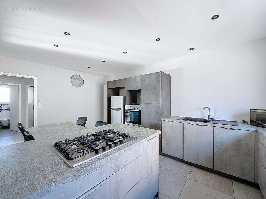 Maison à SALAISE-SUR-SANNE