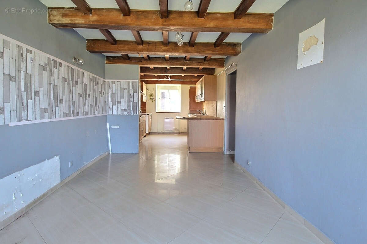 SAVIGNY S/ GROSNE Maison  6 pièce(s) 150 m2 - photo 2