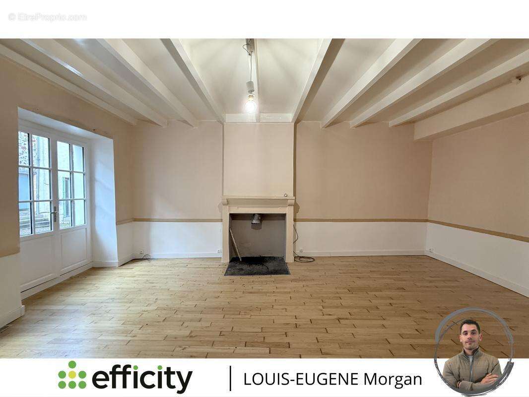 Maison à AVAILLES-LIMOUZINE