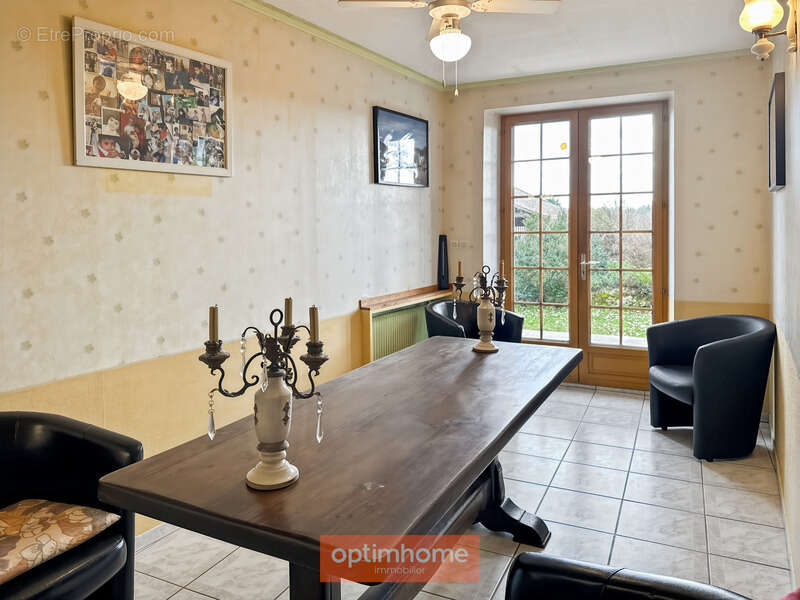 Maison à CASTELNAU-D'AUZAN