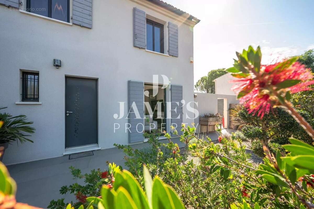 Maison à MAUSSANE-LES-ALPILLES