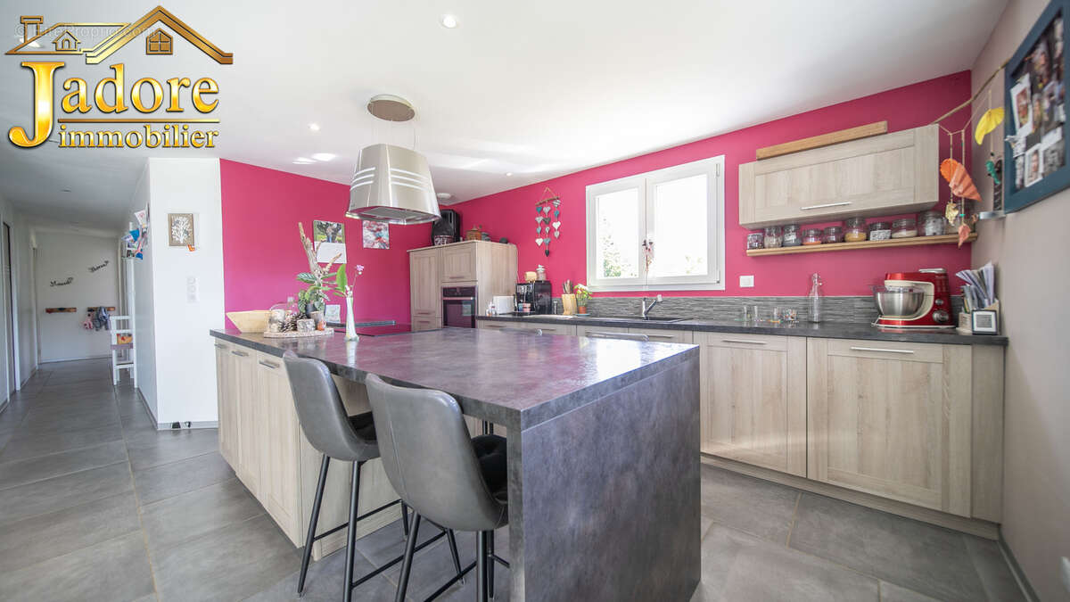 *** TROP TARD *** Maison familiale secteur prisé - photo 8