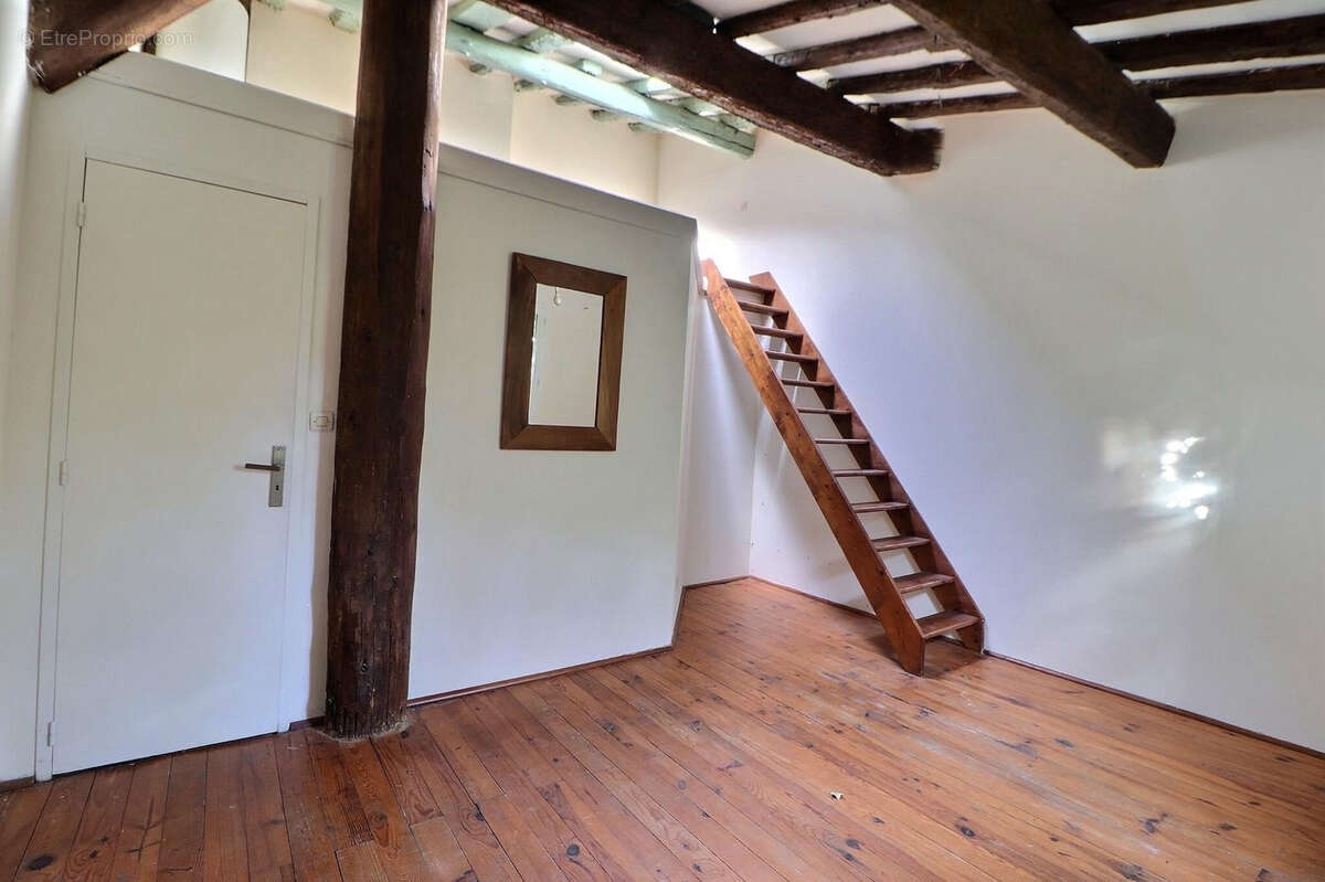 Maison à SAINT-BRES