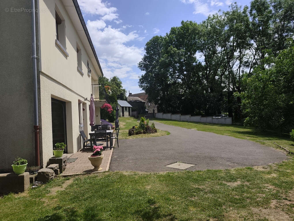Maison 228 m² à Laqueuille  - photo 15