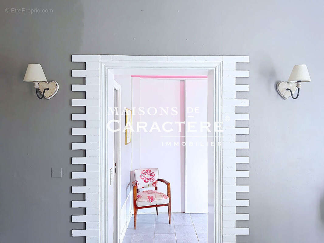 Rare : Maison ancienne atypique & Grange de 100m2 - Vernouillet - photo 8