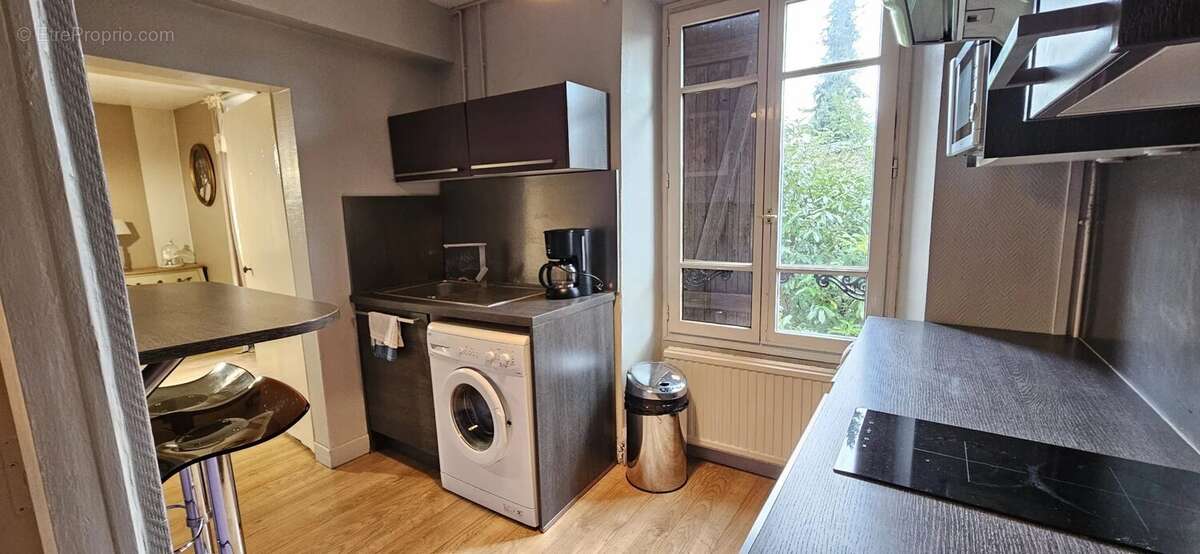 Appartement à DAMPIERRE-EN-YVELINES