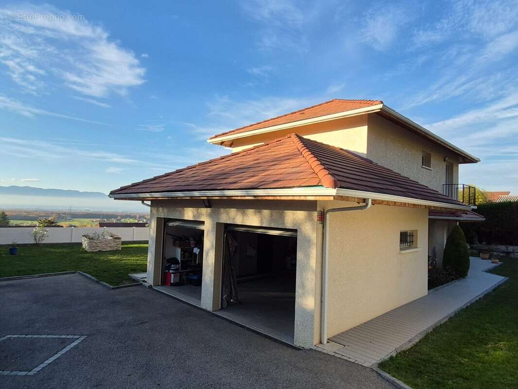 Maison à SAINT-CERGUES