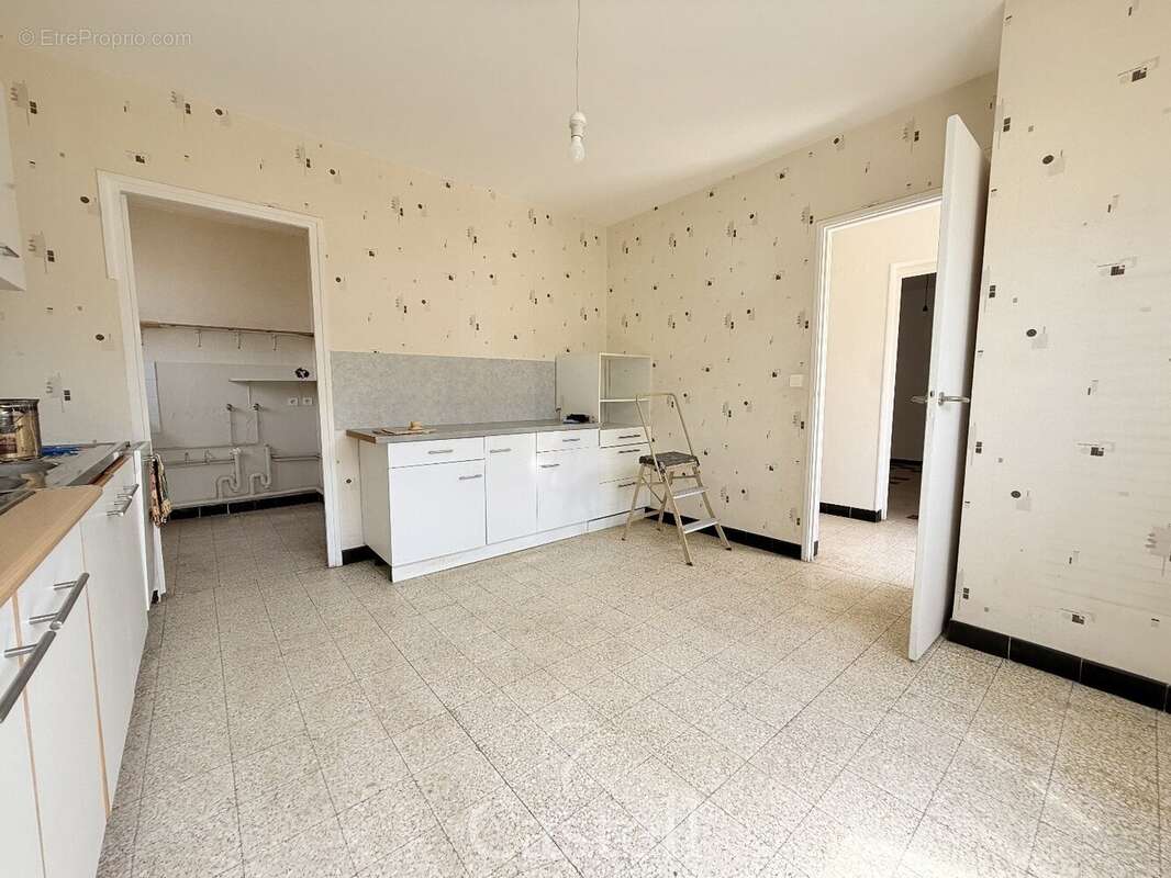 *** maison de plain pied 4 faces, garage *** - photo 4