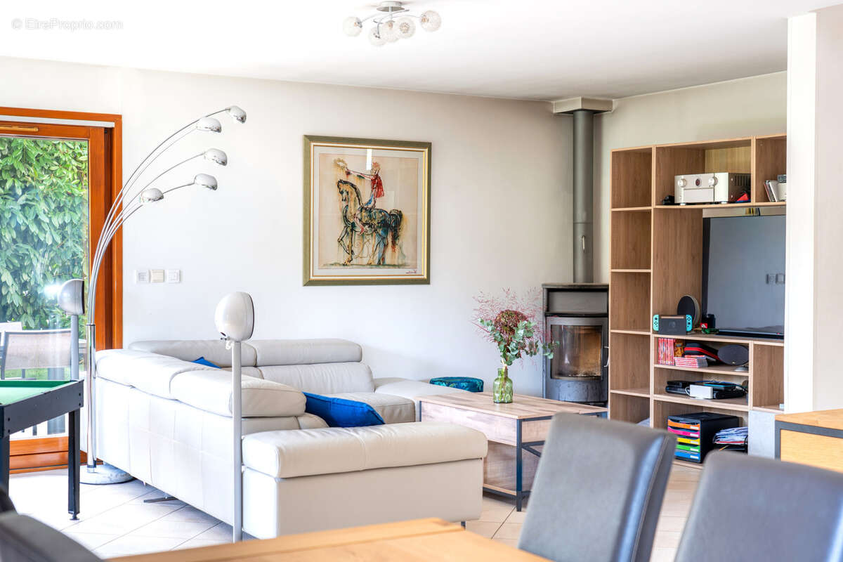 Maison à PREVESSIN-MOENS