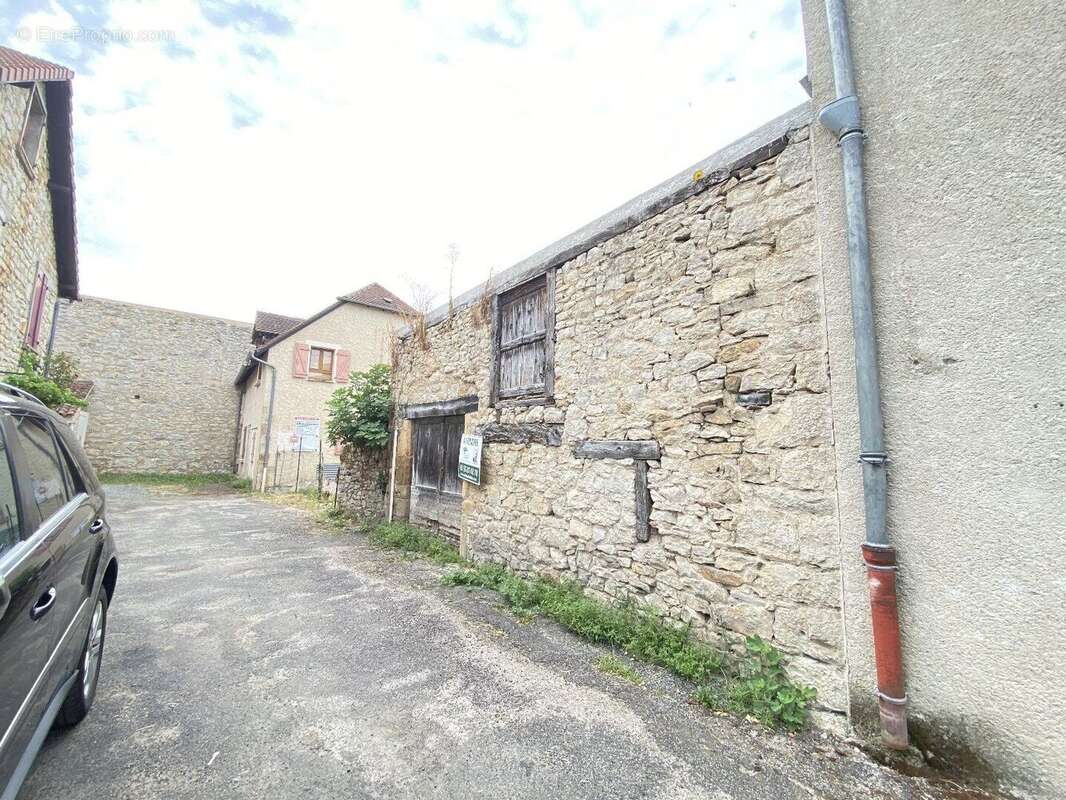 Bâti à restaurer au coeur de Bretanoux - photo 3