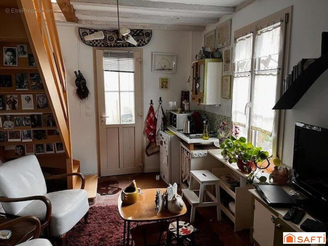Maison 128 m² à Saint-Sulpice  - photo 8