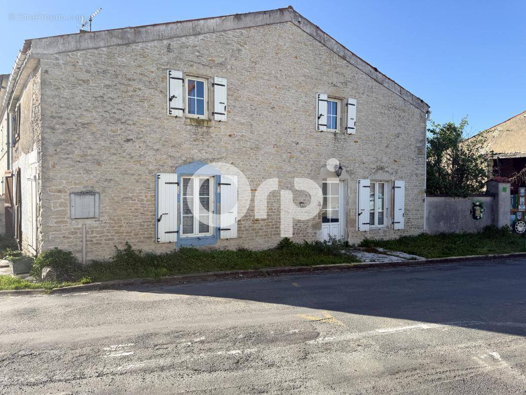 Maison à LE GUE-D'ALLERE